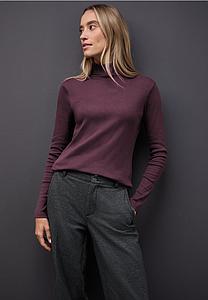 Pull fin col roulé